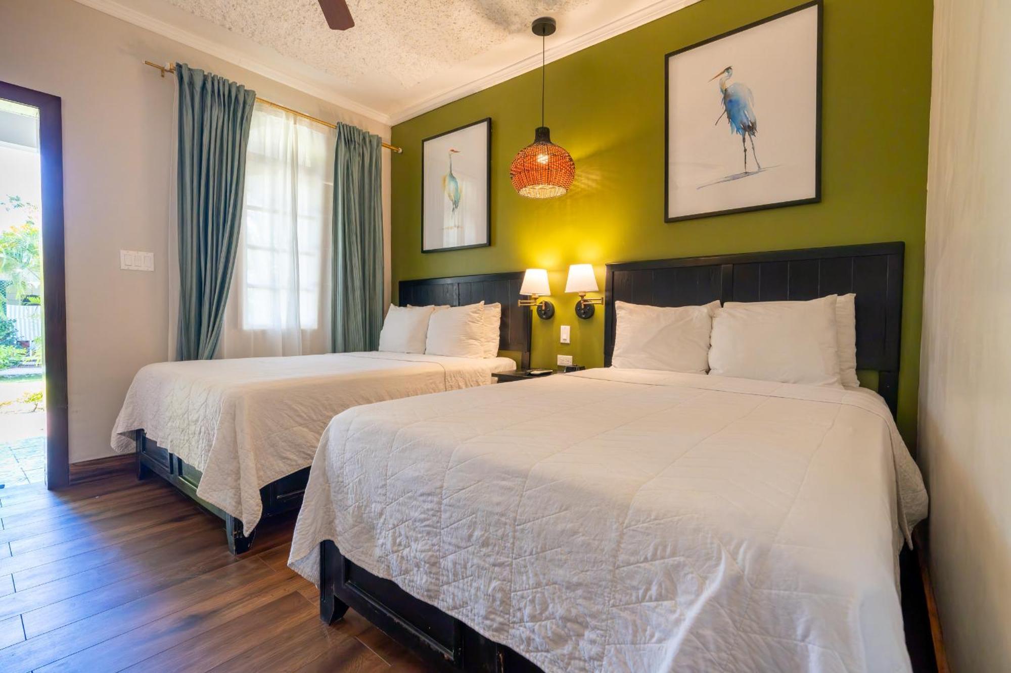 ทราเวลเลอร์ บีช รีสอร์ต Hotel เนกริล ภายนอก รูปภาพ