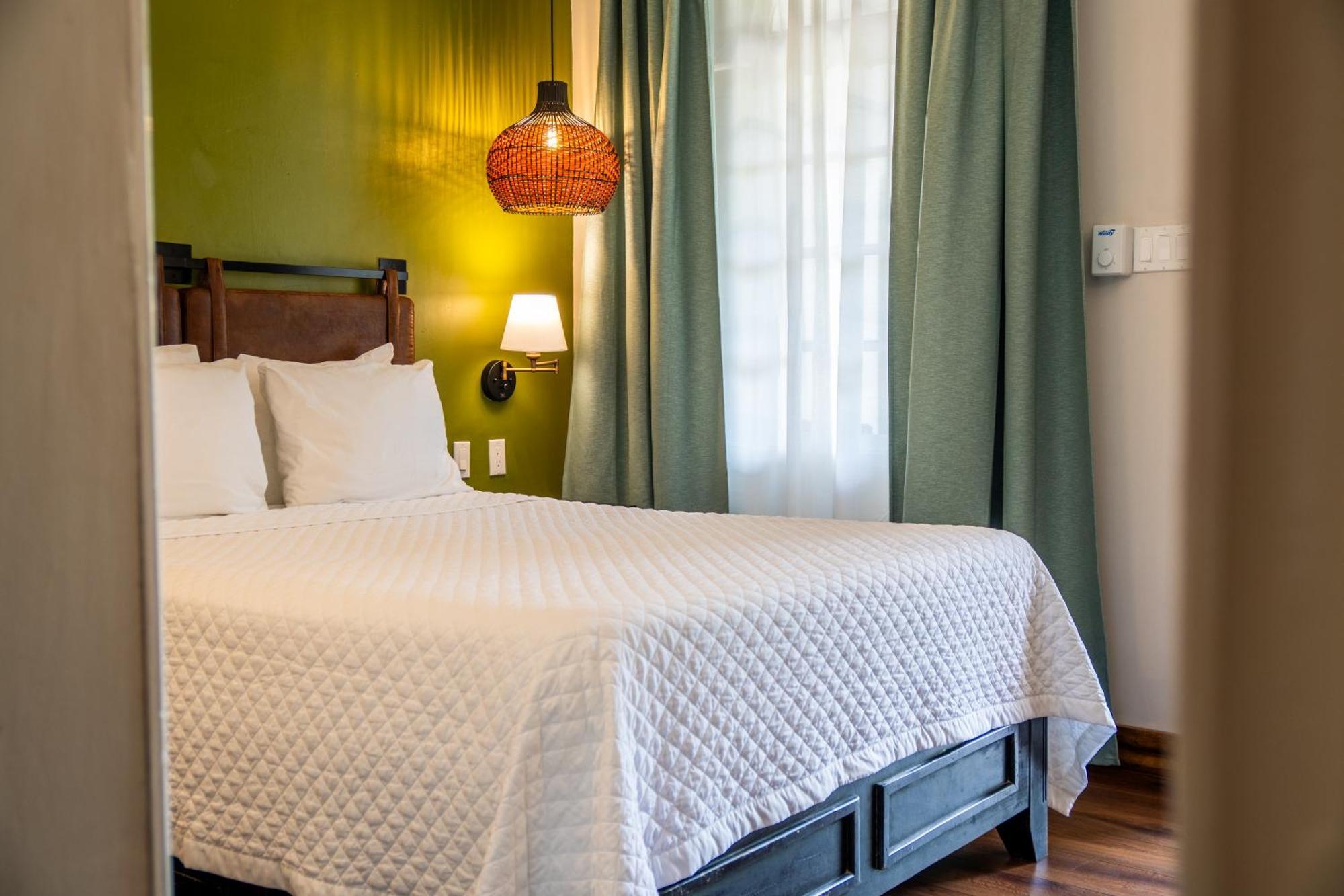 ทราเวลเลอร์ บีช รีสอร์ต Hotel เนกริล ภายนอก รูปภาพ